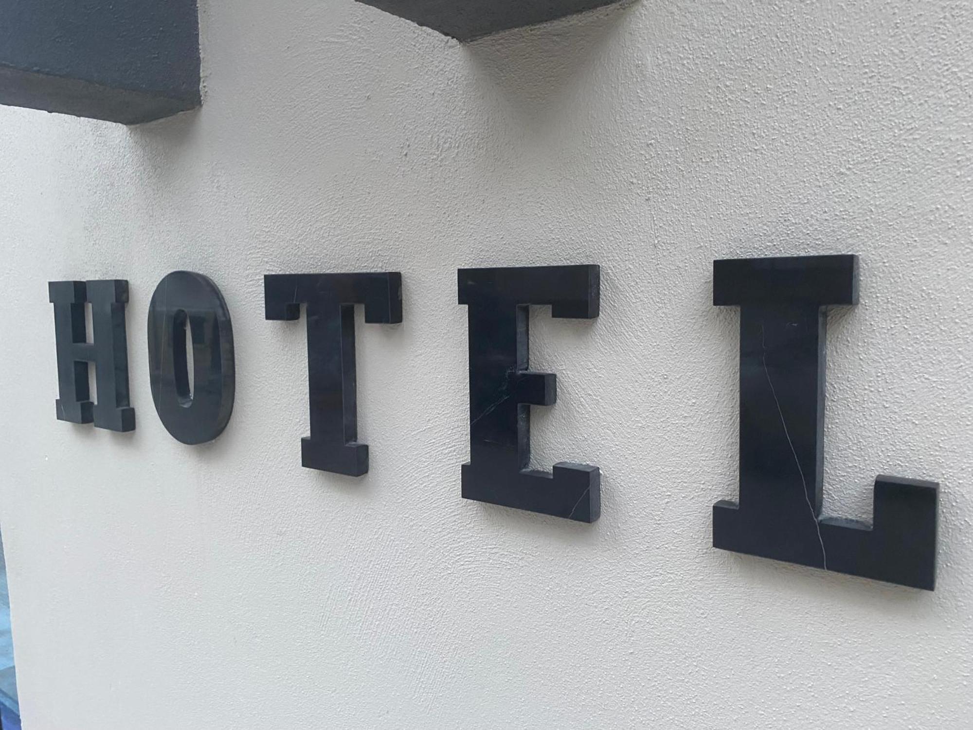 In The Middle Hotel Antalia Esterno foto