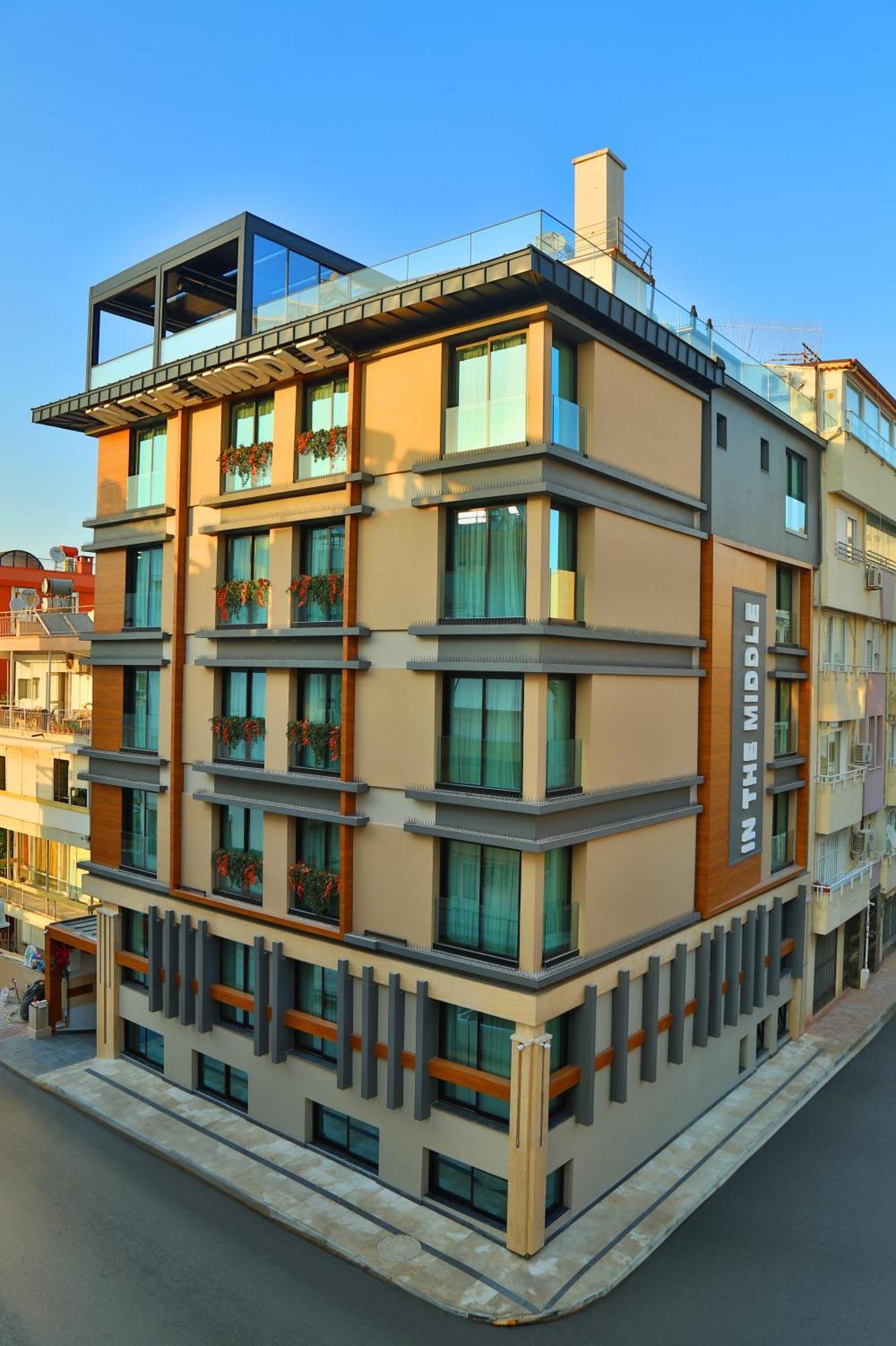 In The Middle Hotel Antalia Esterno foto