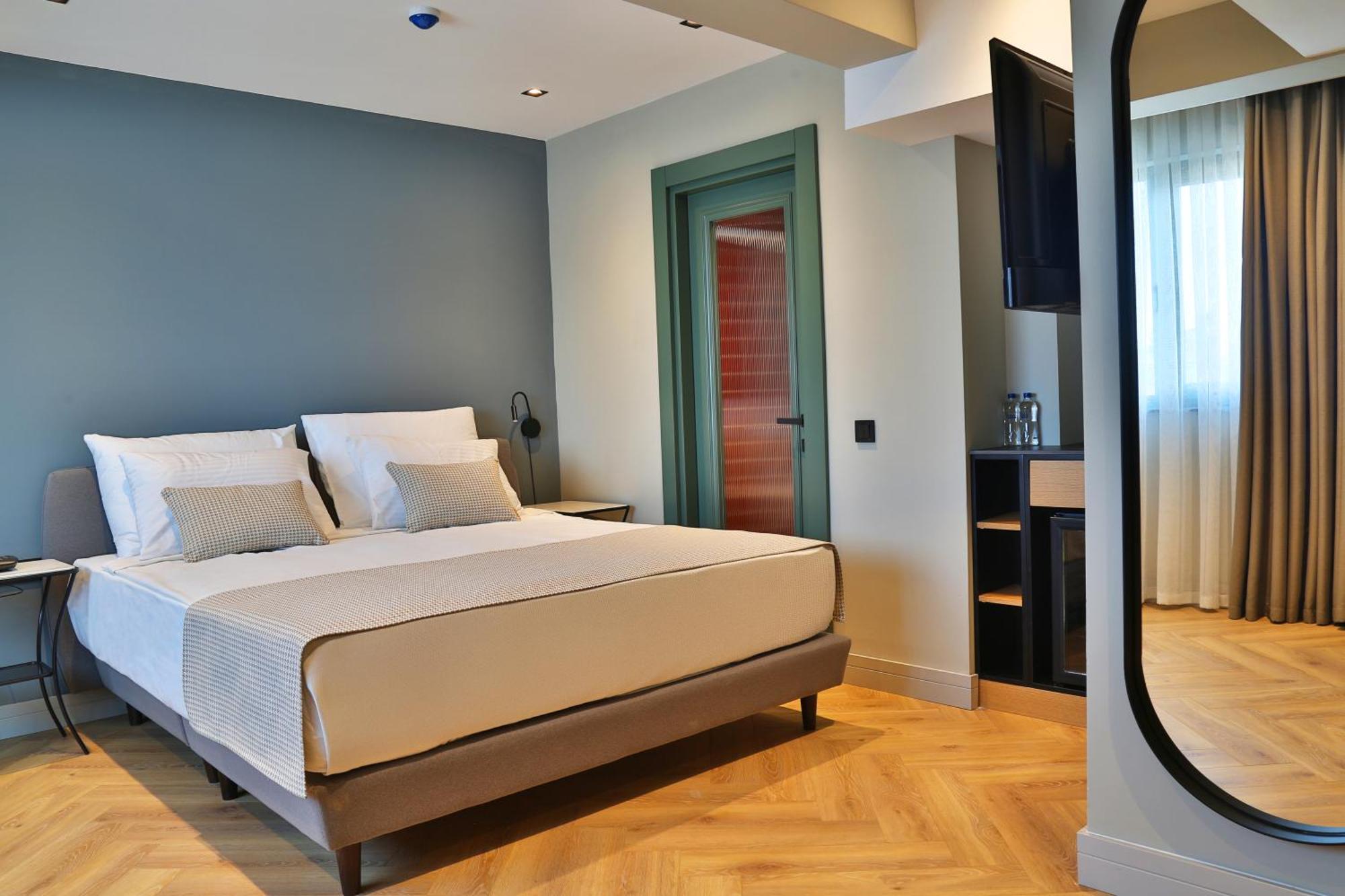 In The Middle Hotel Antalia Esterno foto
